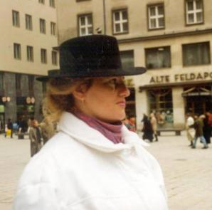 Eva (Slovakia, Bratislava - 53 Years)